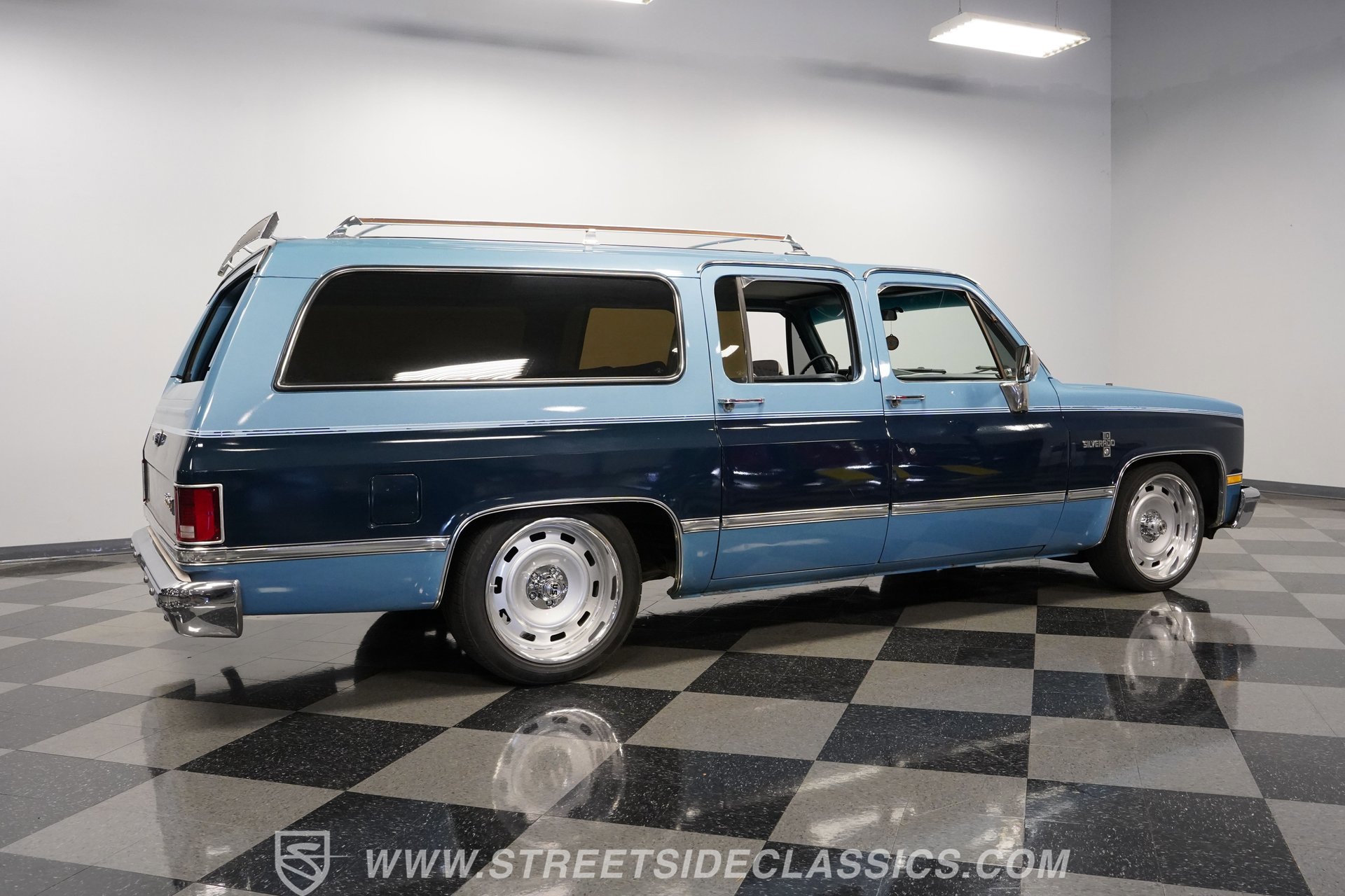 Used 1986 Chevrolet Suburban 2WD image 13