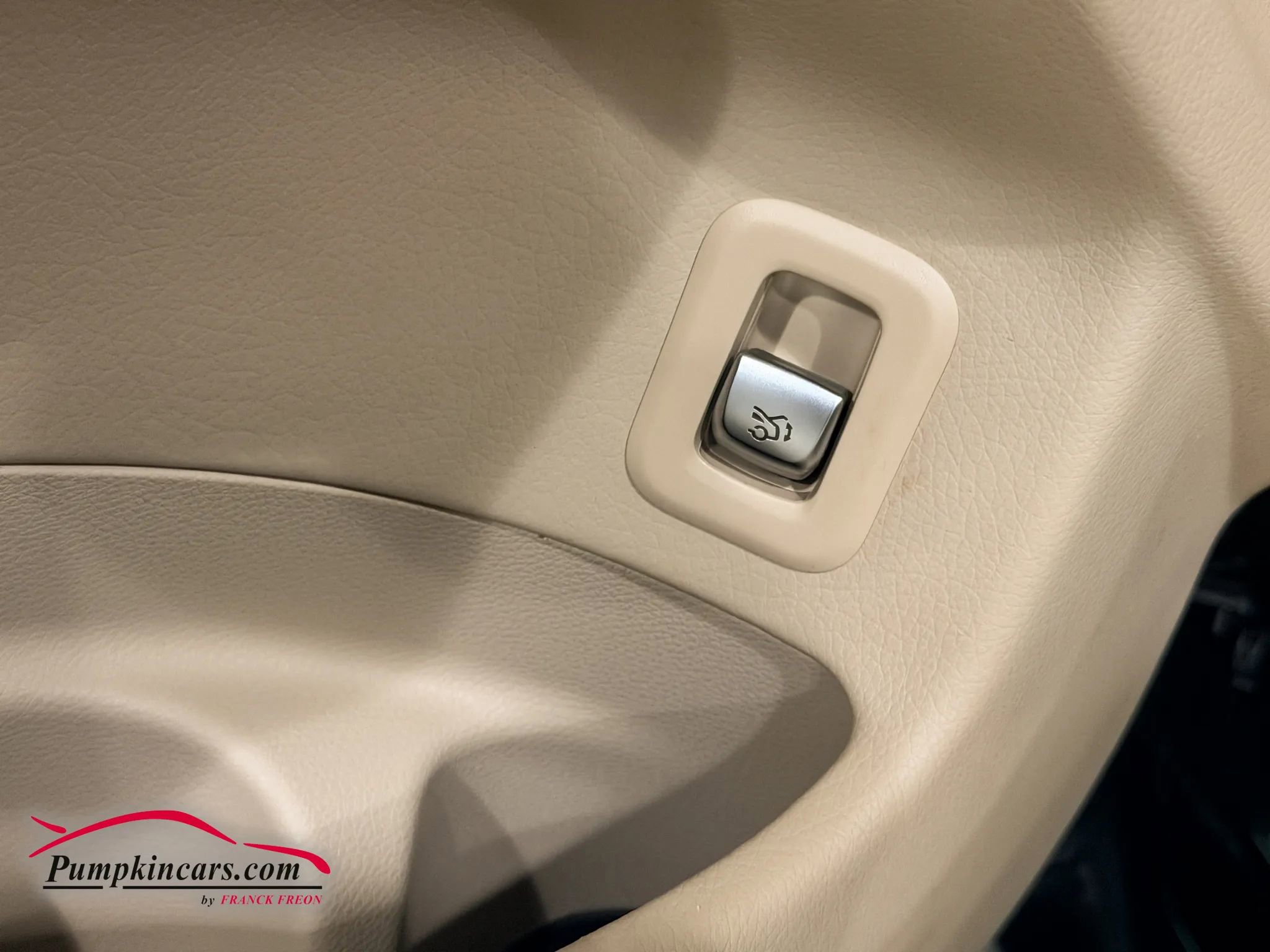 Used 2022 Mercedes-Benz GLC 300 4MATIC w/ Multimedia Package Lite image 27