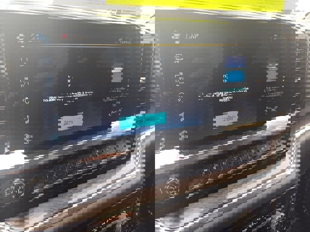 Used 2023 Chevrolet Silverado 1500 LTZ image 18