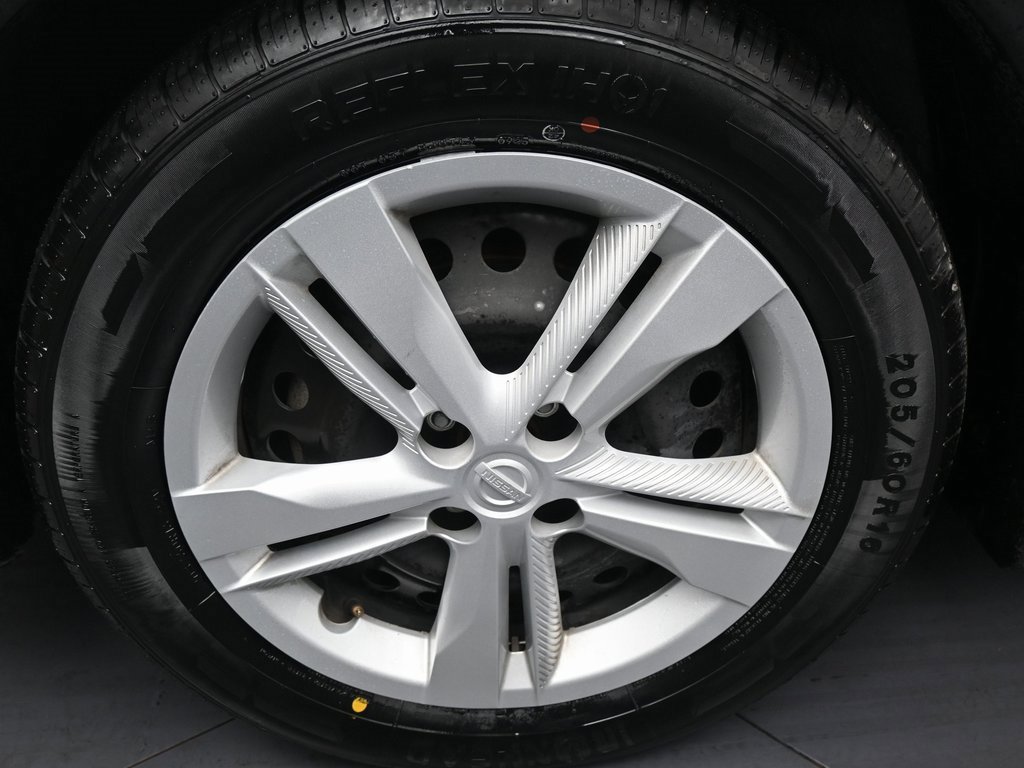 Used 2024 Nissan Kicks S image 30