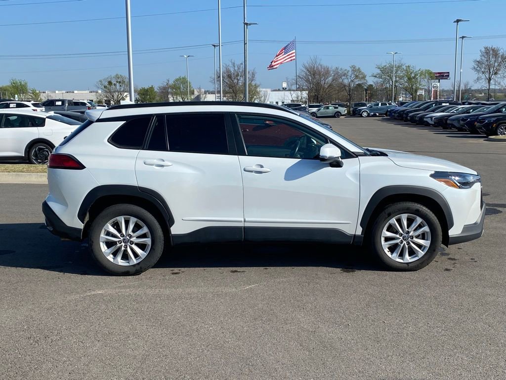 Used 2022 Toyota Corolla Cross LE w/ Moonroof Package image 8