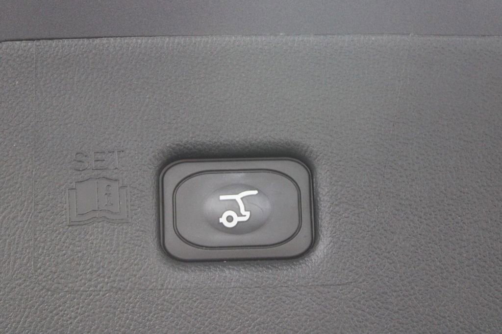 Used 2022 Lincoln Nautilus Reserve w/ Equipment Group 201A image 14