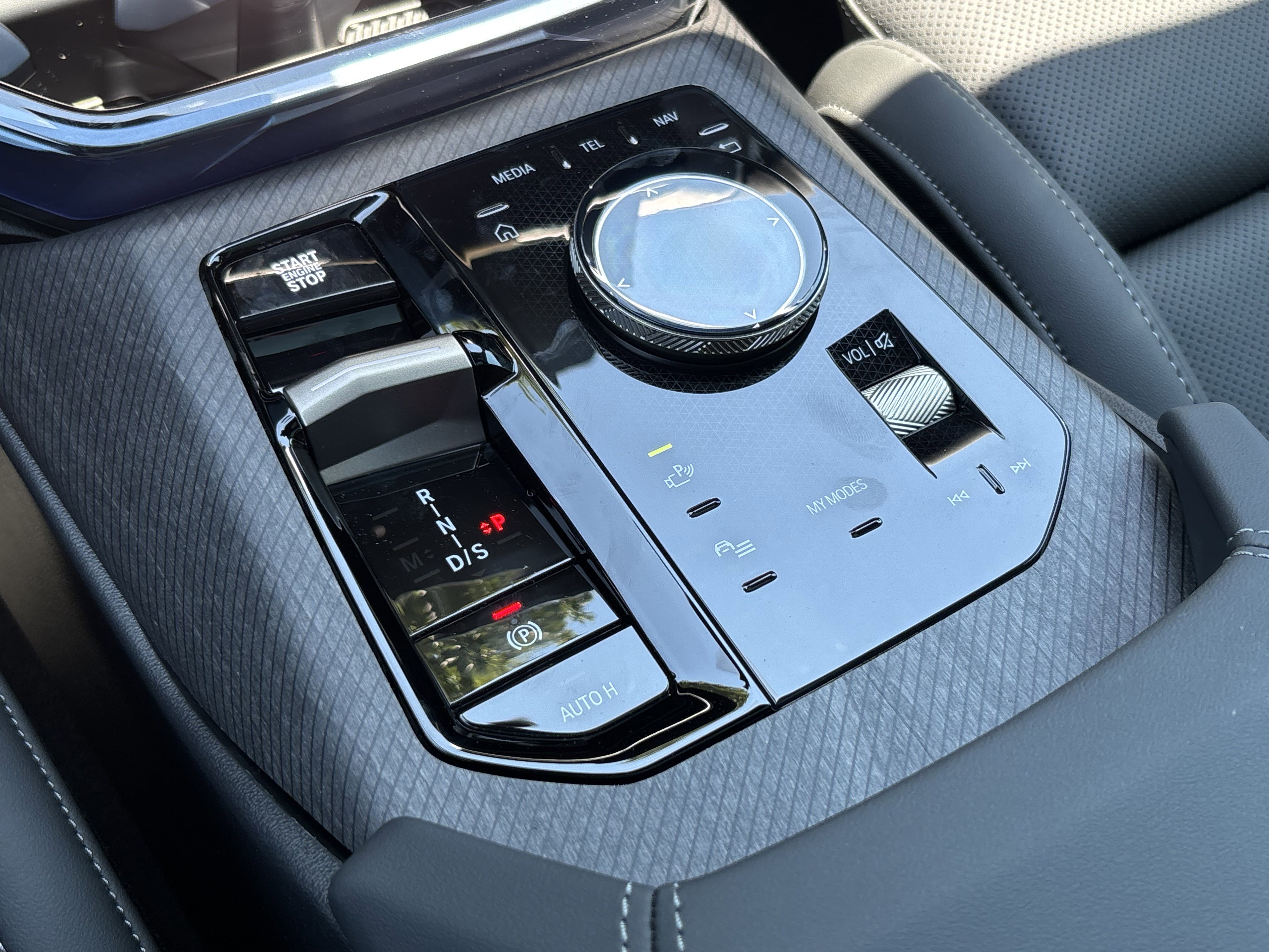 Certified 2025 BMW X3 xDrive30i w/ Convenience Package image 29