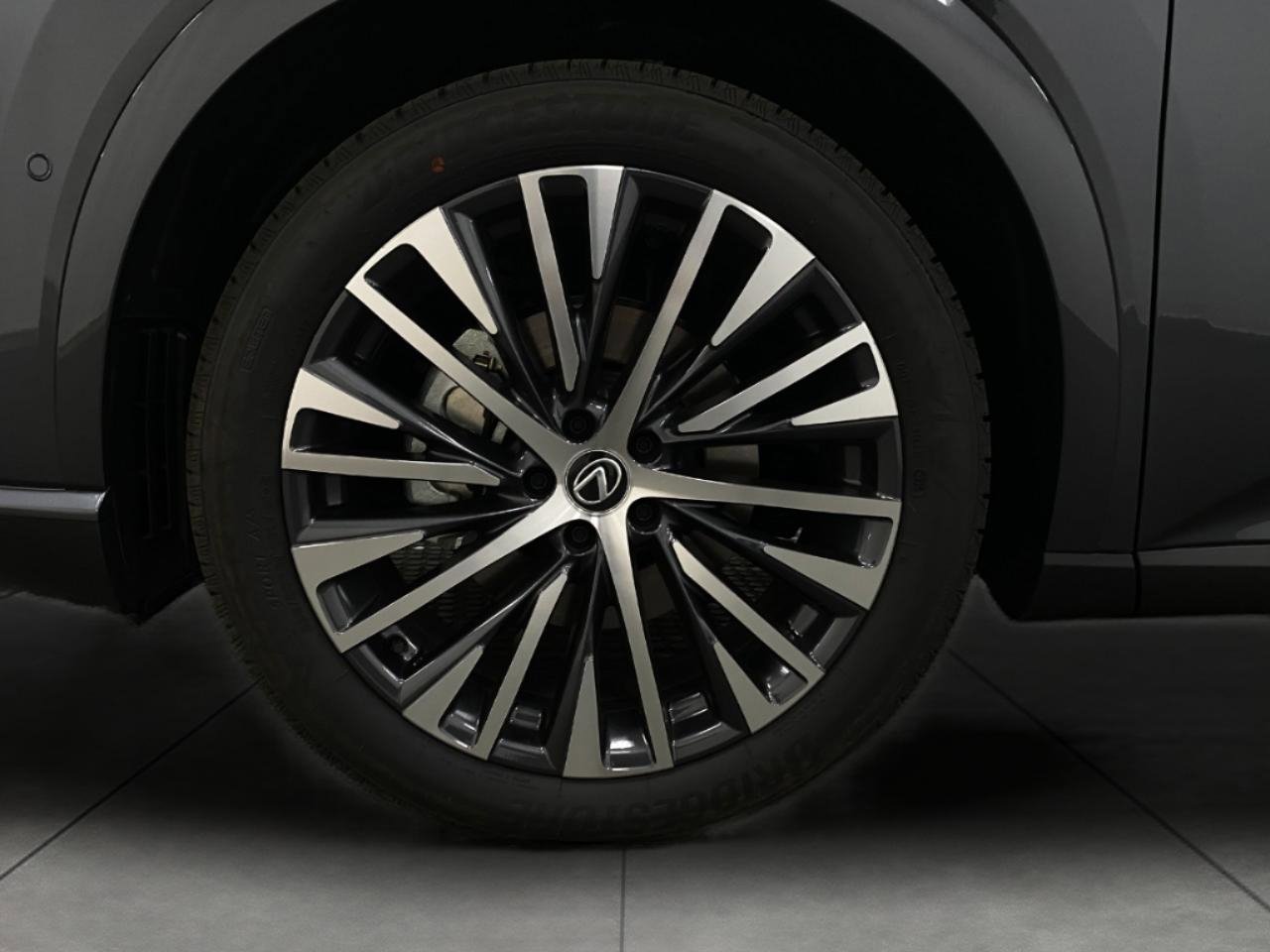 New 2025 Lexus RX 350 AWD image 12