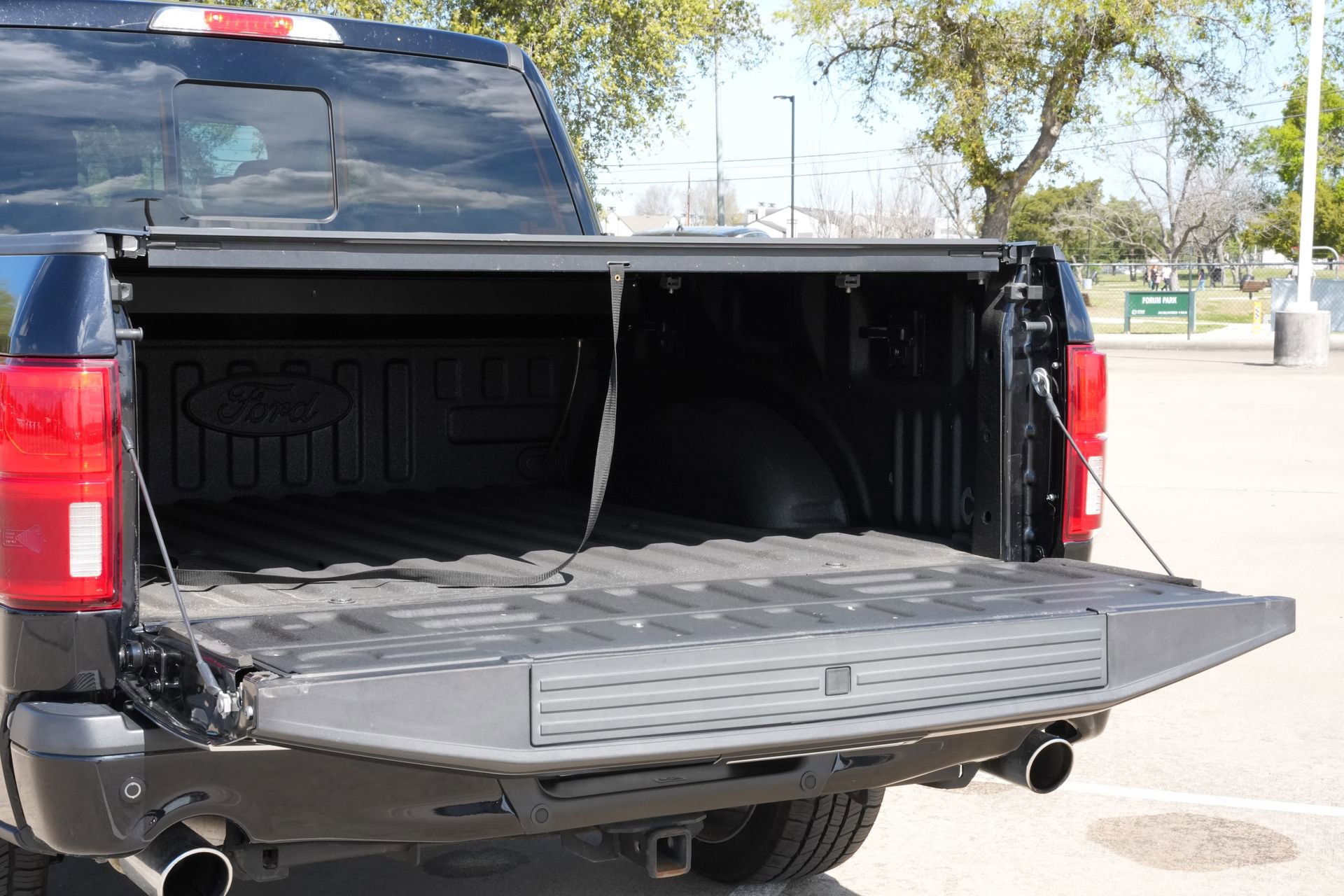 Used 2020 Ford F150 Limited w/ Trailer Tow Package image 23