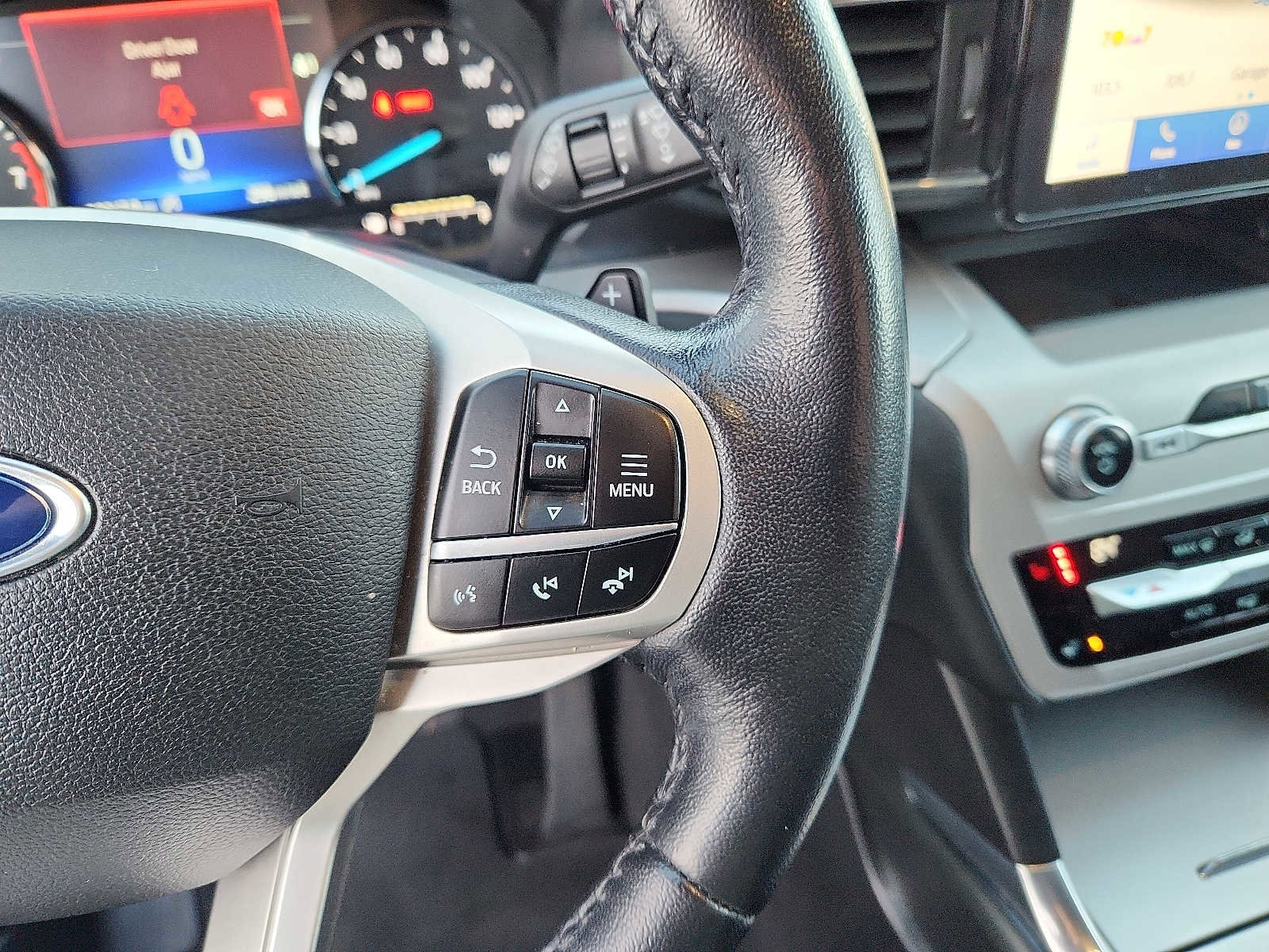 Used 2020 Ford Explorer XLT w/ Equipment Group 202A image 21