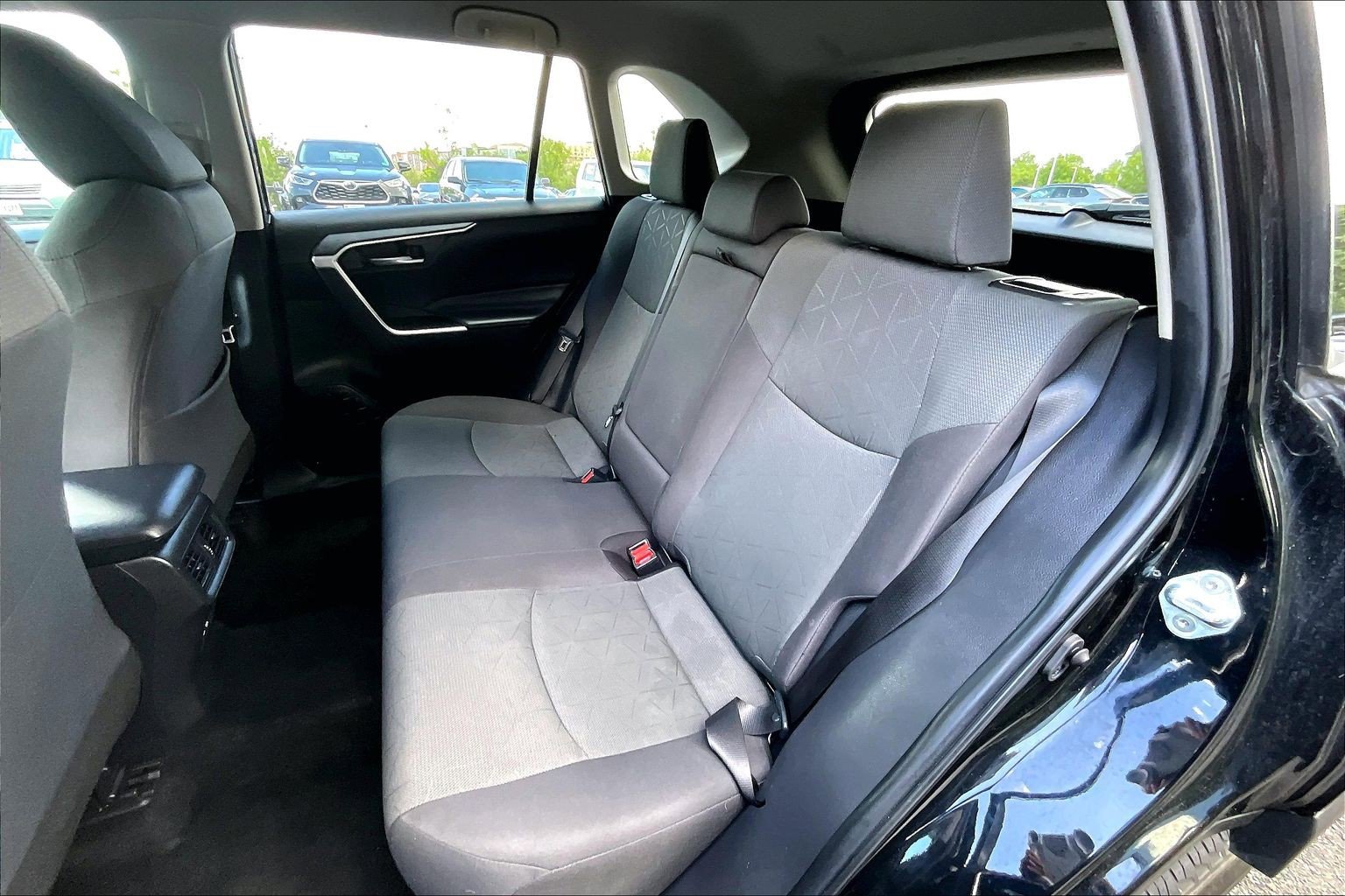 Used 2024 Toyota RAV4 XLE FWD image 24
