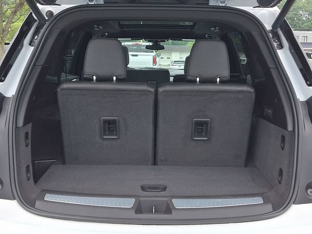 Used 2025 Cadillac XT6 Premium Luxury w/ LPO, Floor Liner Package AWD/4WD image 30