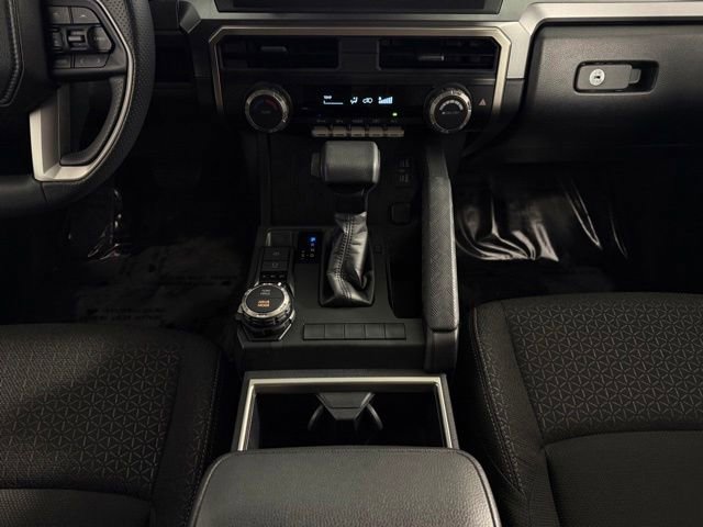 Used 2025 Toyota 4Runner SR5 AWD/4WD image 22