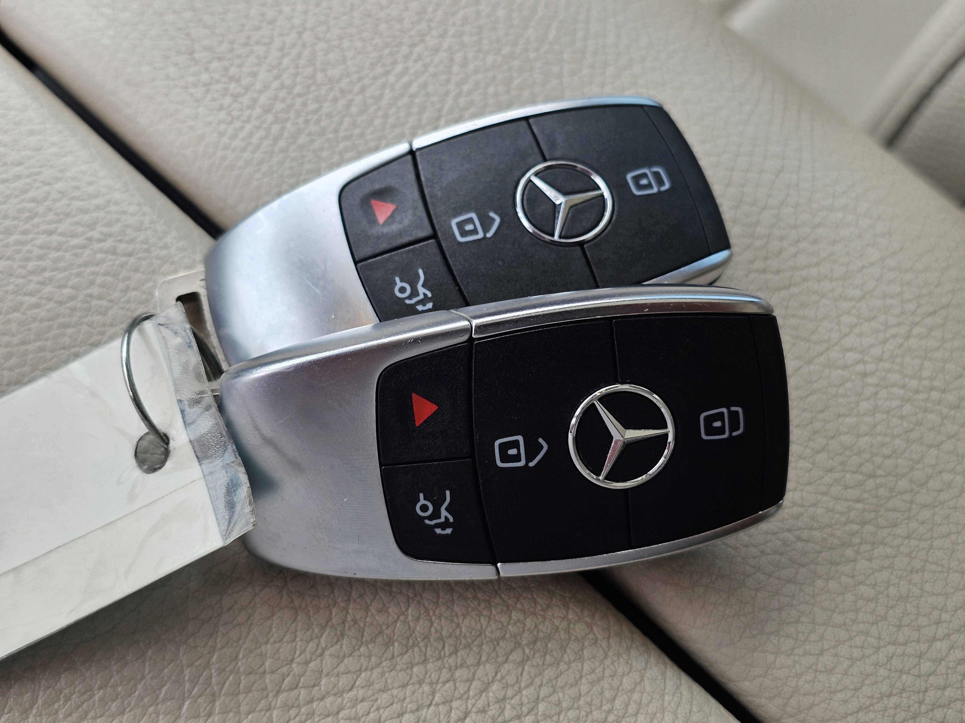 Used 2021 Mercedes-Benz GLE 350 w/ Premium Package image 32