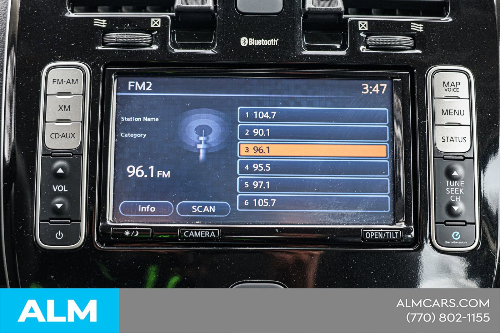 Used 2015 Nissan Leaf SL w/ Premium Package image 31