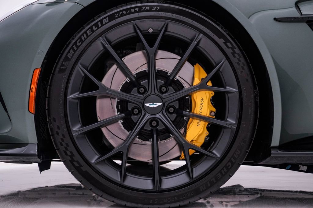 Used 2025 Aston Martin V8 Vantage Coupe RWD image 15