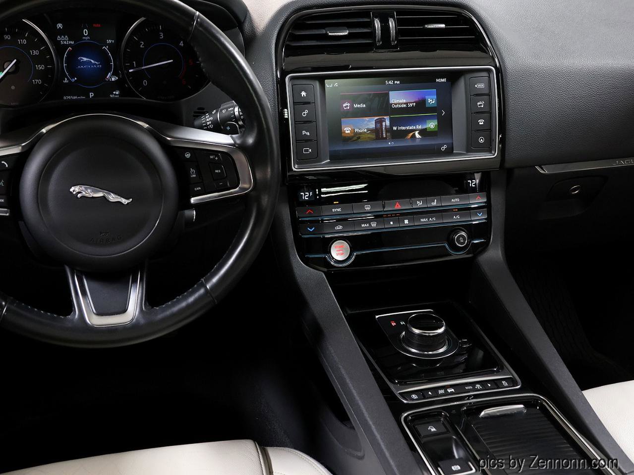 Used 2018 Jaguar F-PACE Prestige image 17