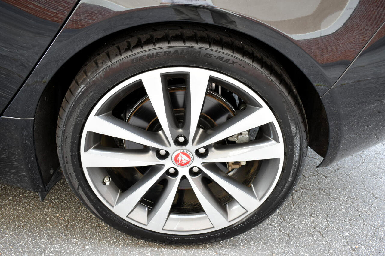 Used 2019 Jaguar XE Prestige image 14