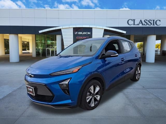Used 2022 Chevrolet Bolt EUV LT w/ Convenience Package FWD image 4