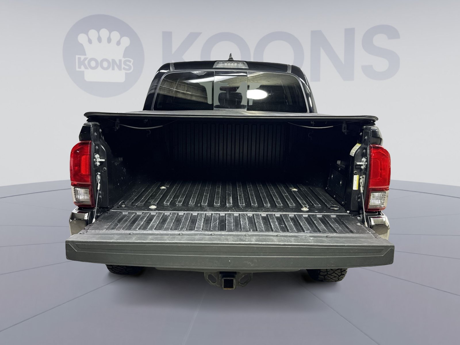Used 2021 Toyota Tacoma SR5 RWD image 38