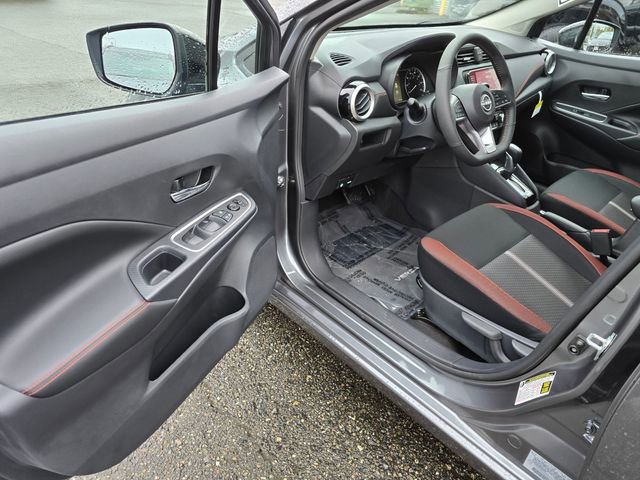 New 2025 Nissan Versa SR FWD image 17