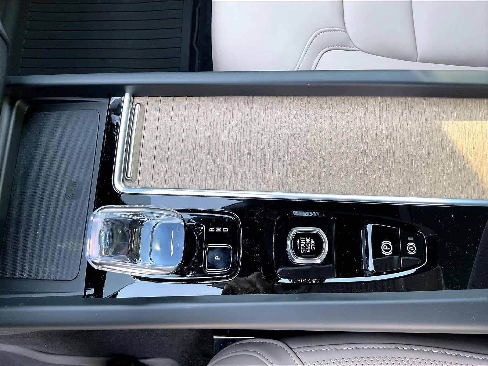 New 2026 Volvo XC60 B5 Plus w/ Protection Package Premier AWD/4WD image 10
