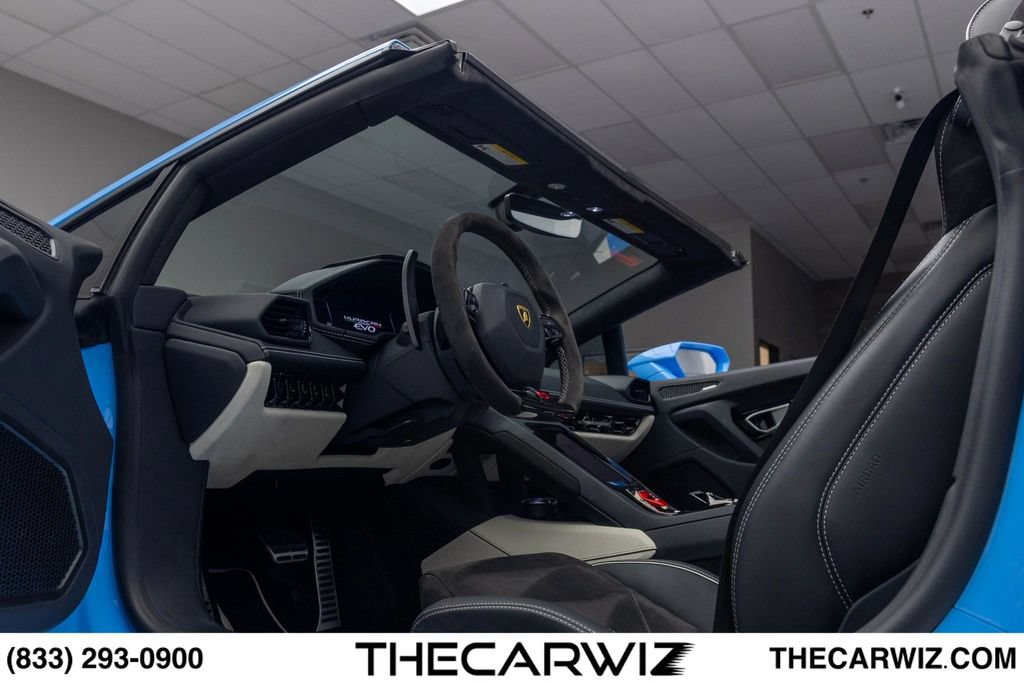 Used 2024 Lamborghini Huracan EVO AWD/4WD image 36