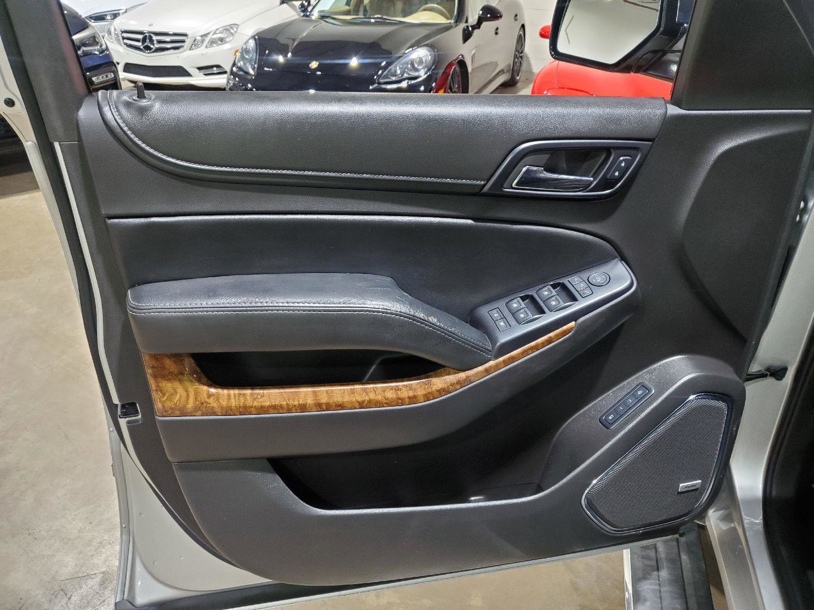 Used 2015 Chevrolet Suburban LTZ image 8