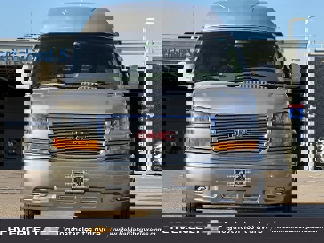 Used 2022 GMC Savana 2500 Extended w/ Enhanced Convenience Package image 3