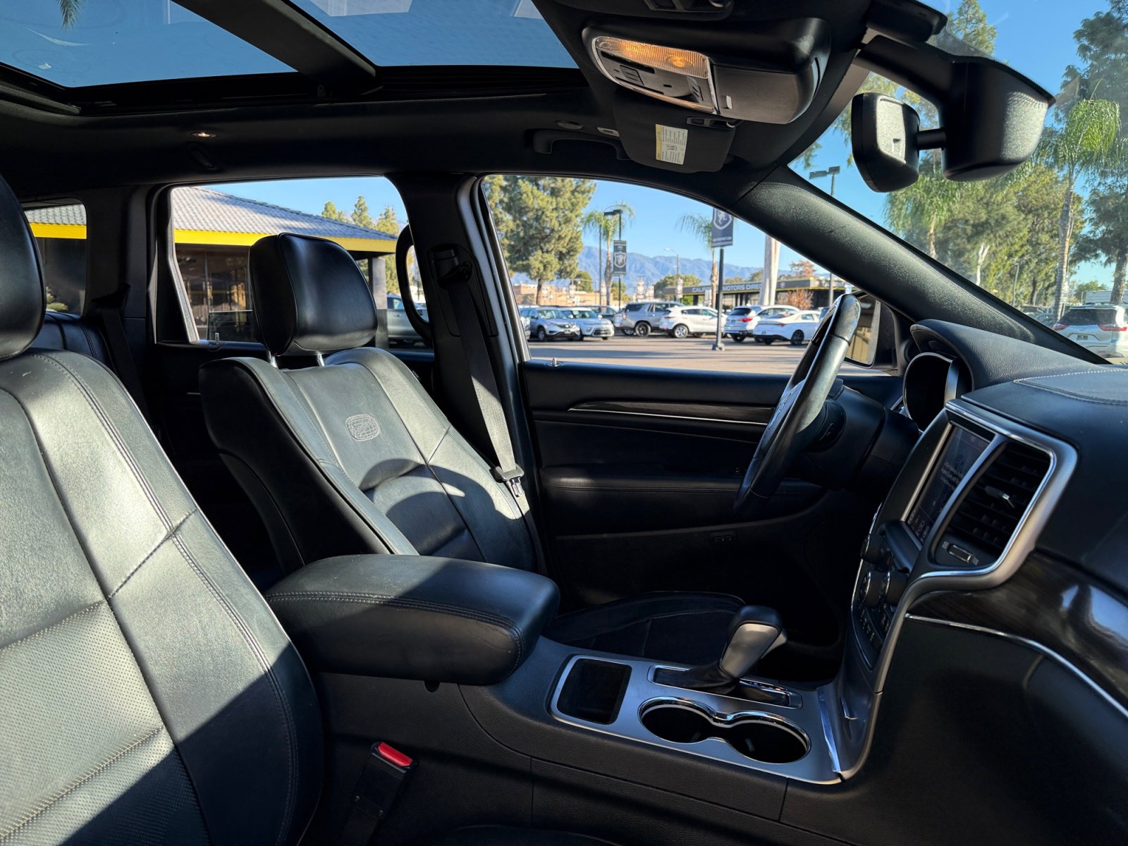 Used 2018 Jeep Grand Cherokee Overland RWD image 19