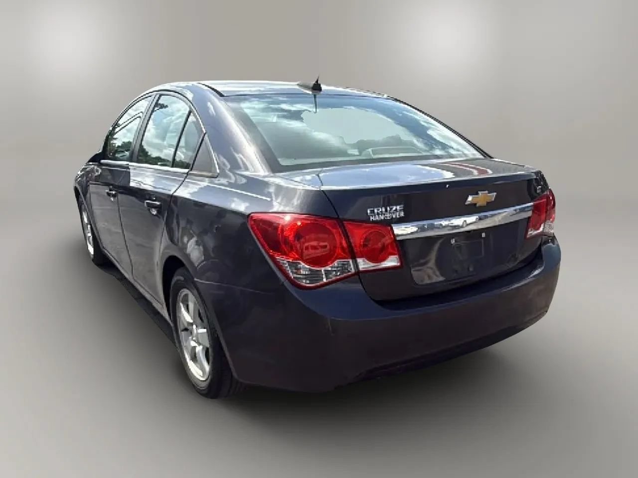 Used 2016 Chevrolet Cruze LT w/ Technology Package FWD image 3