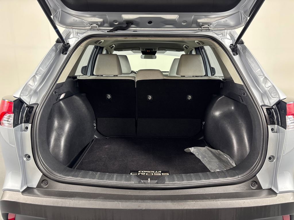 Certified 2024 Toyota Corolla Cross L image 28