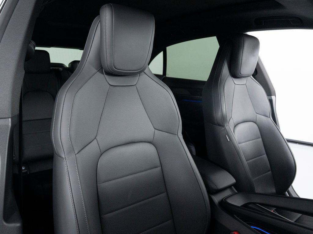 Certified 2025 Porsche Macan 4 Electric AWD/4WD image 38