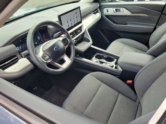 Used 2026 Ford Explorer Active RWD image 3