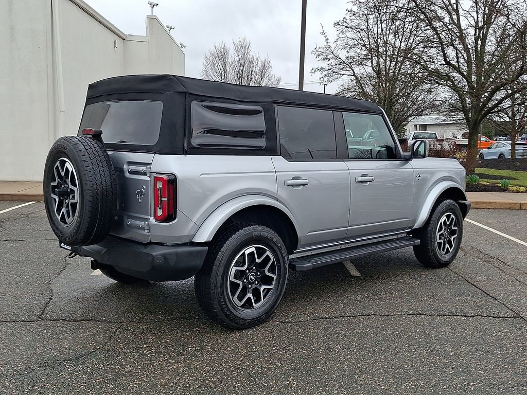 Used 2023 Ford Bronco Outer Banks image 9