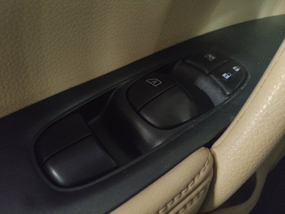 Used 2016 Nissan Rogue SL w/ SL Premium Package image 27