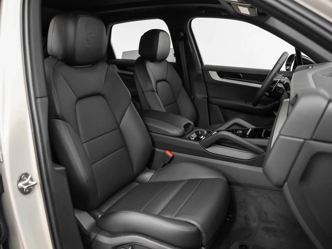New 2025 Porsche Cayenne image 47