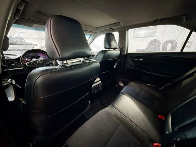 Used 2016 Toyota Camry SE image 9