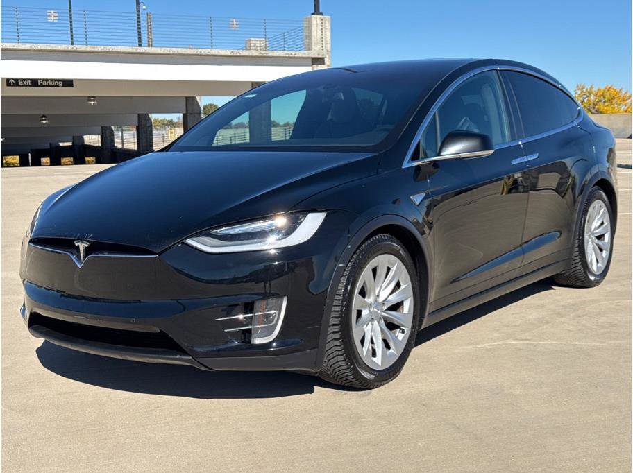 Used 2016 Tesla Model X 90D image 3
