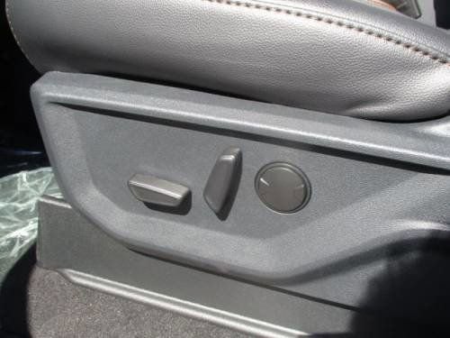 New 2026 Ford F250 Lariat w/ Black Appearance Package image 9