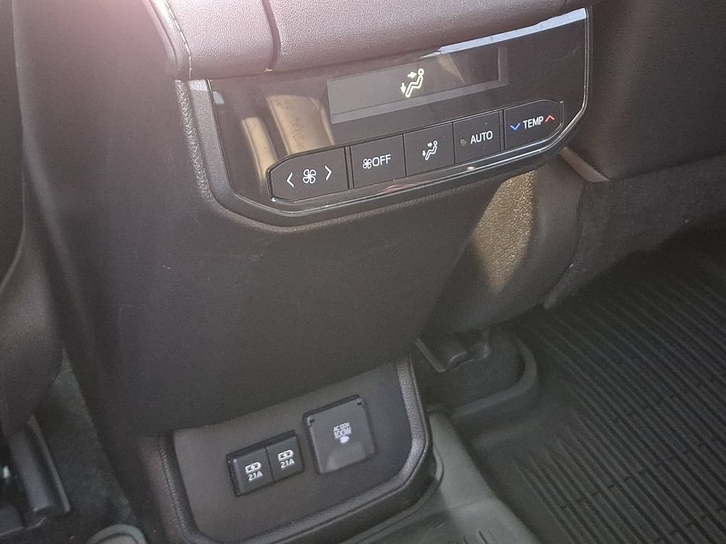 Used 2021 Toyota Highlander Limited AWD/4WD image 11