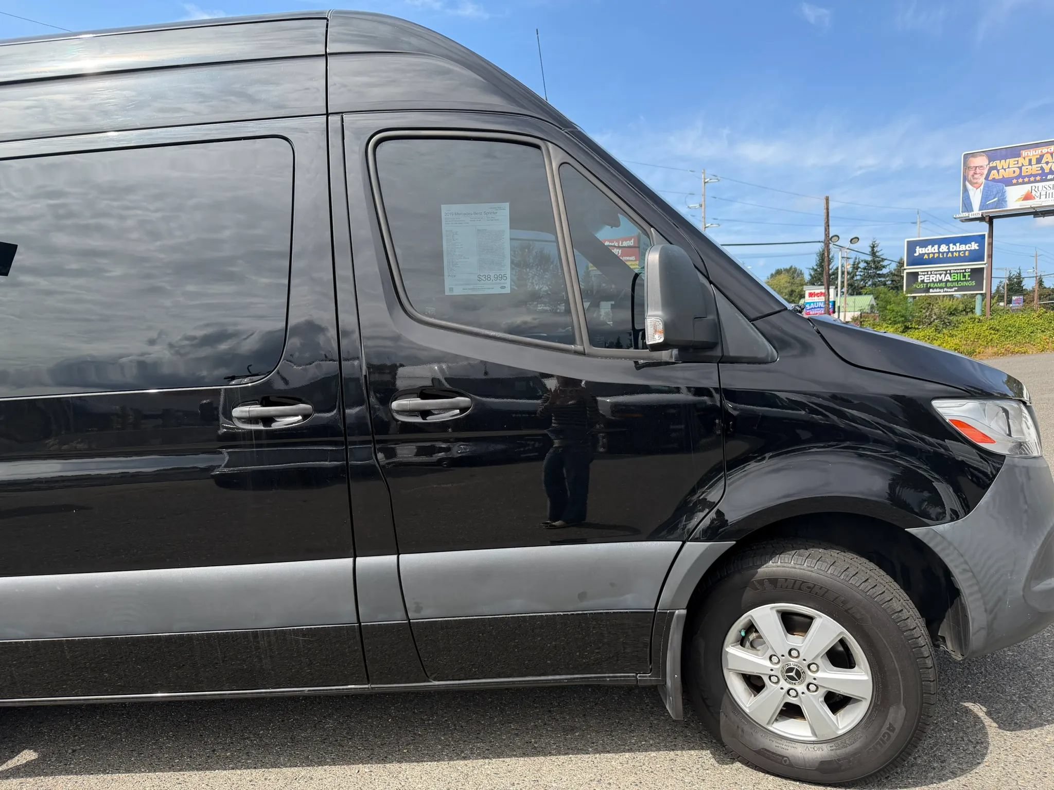 Used 2019 Mercedes-Benz Sprinter 2500 w/ Premium Package image 4