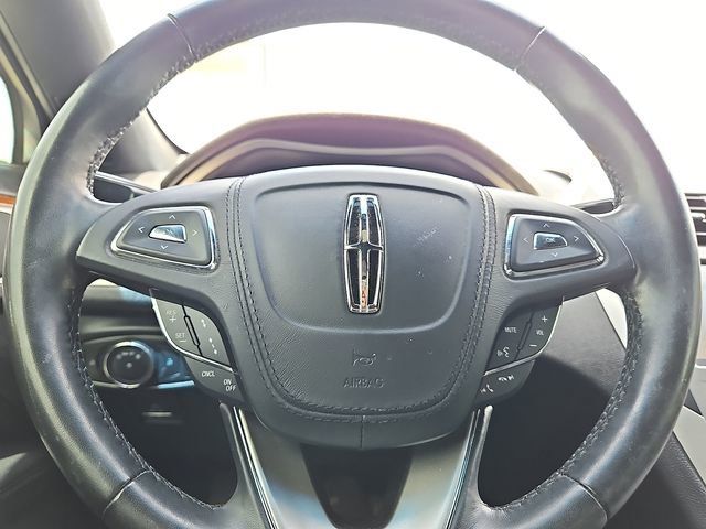 Used 2019 Lincoln MKZ Reserve FWD image 19