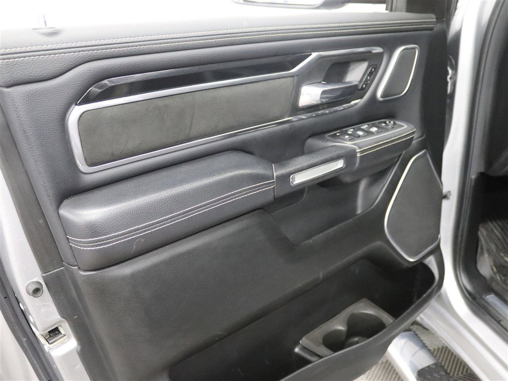 Used 2021 RAM 1500 Laramie AWD/4WD image 15