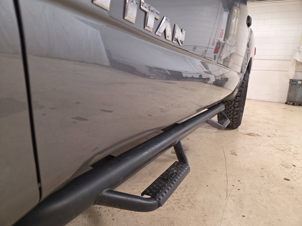 Used 2018 Nissan Titan S image 26