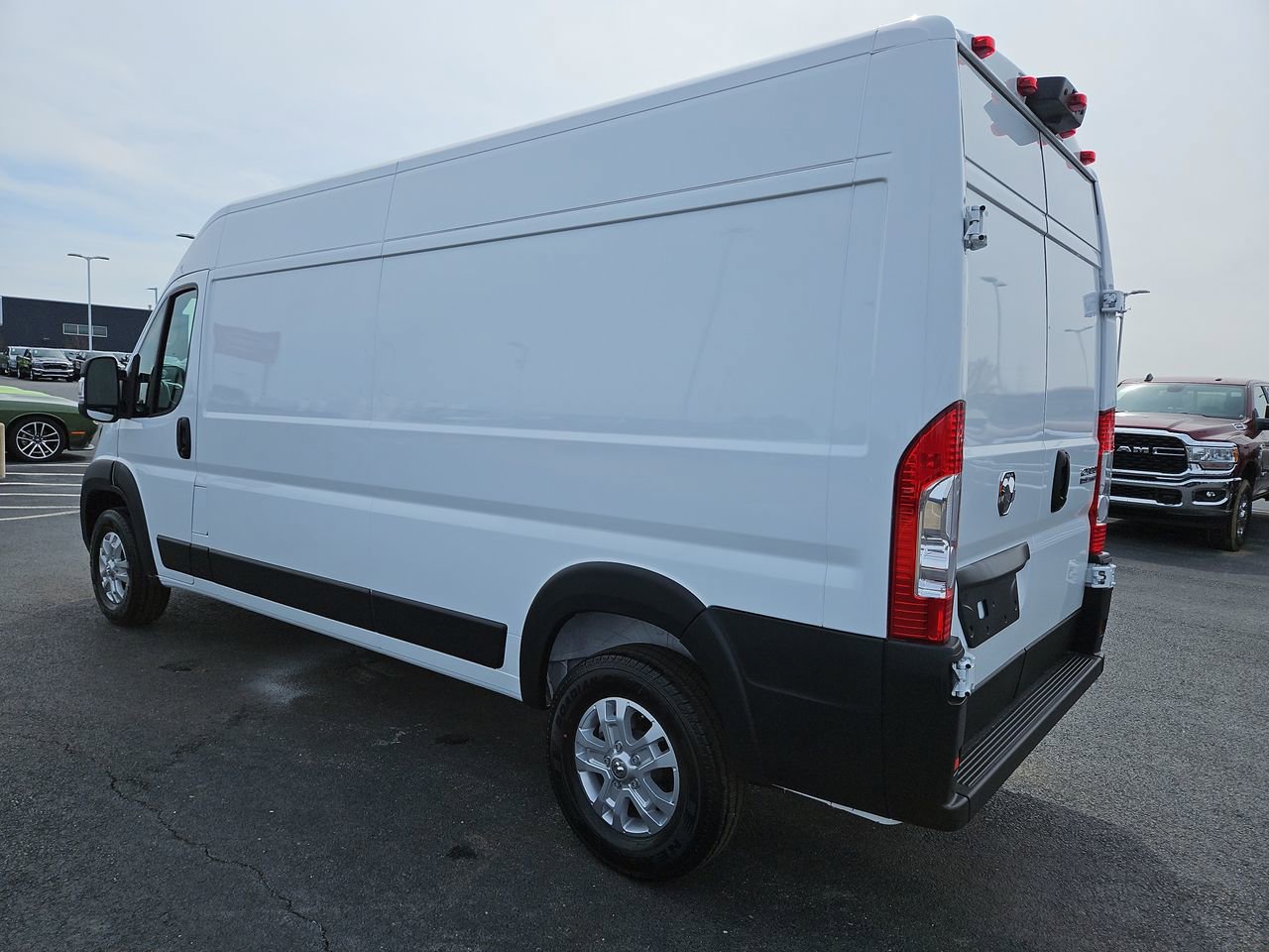 New 2025 RAM ProMaster 2500 w/ Quick Order Package 22G SLT image 5