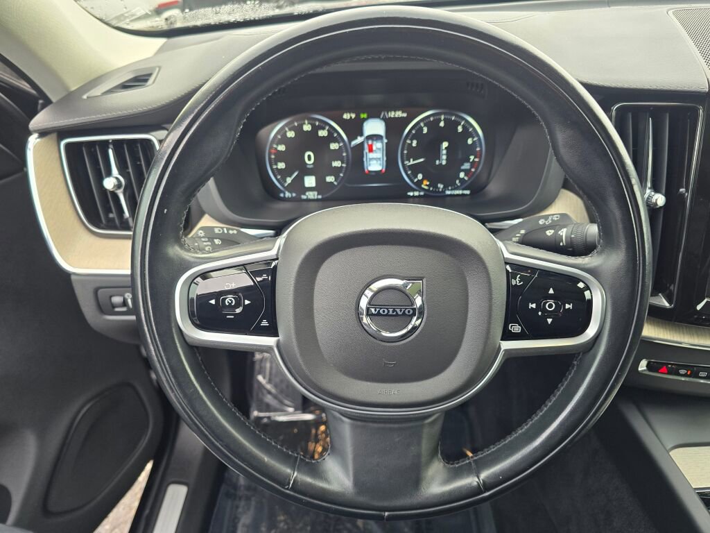 Used 2020 Volvo XC60 T5 Inscription w/ Protection Package Premier image 21