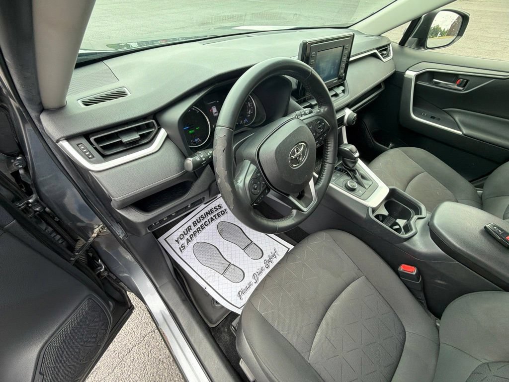 Used 2021 Toyota RAV4 XLE w/ XLE Grade Weather Package AWD/4WD image 15