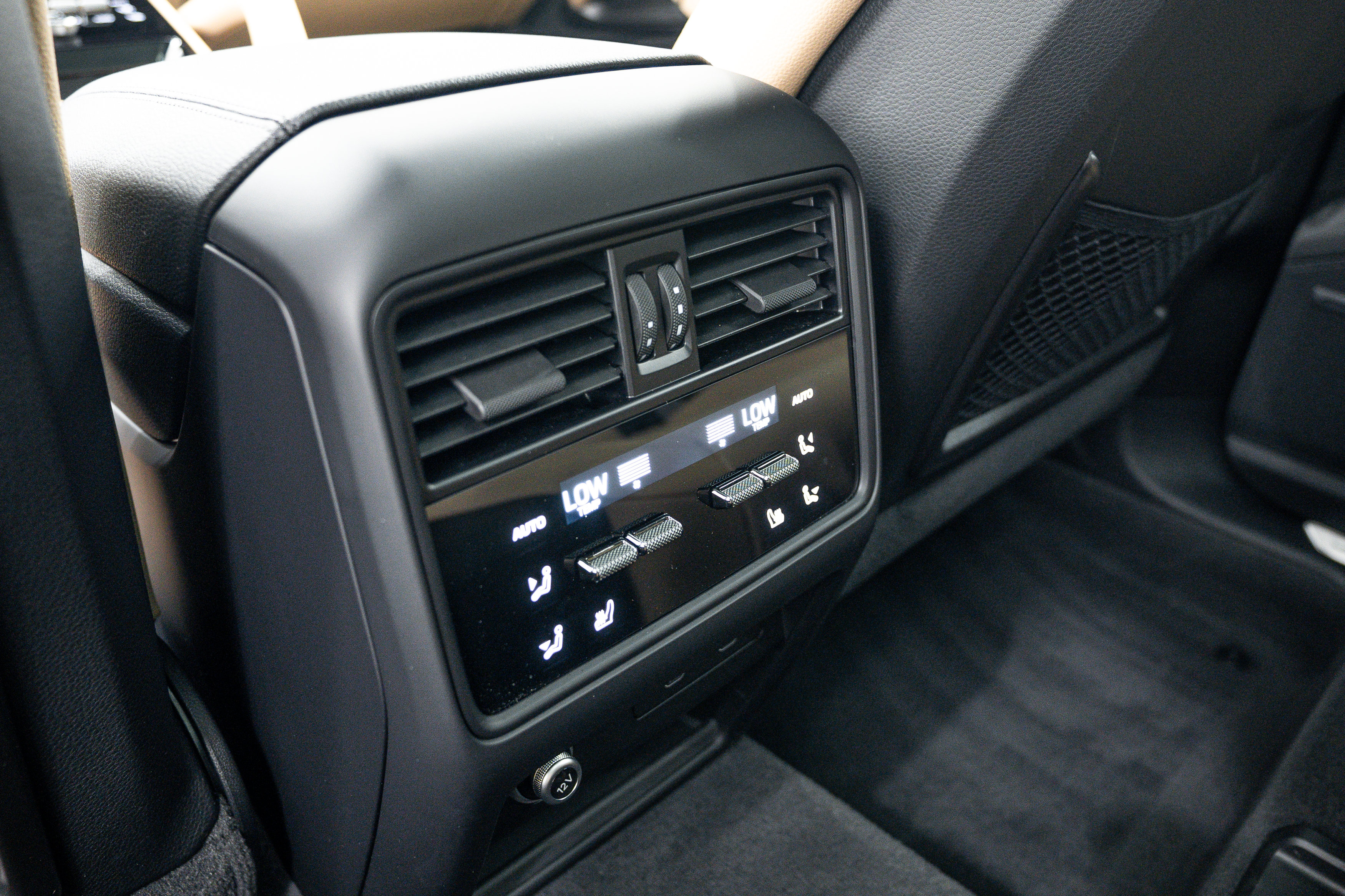 Certified 2026 Porsche Cayenne AWD/4WD image 19