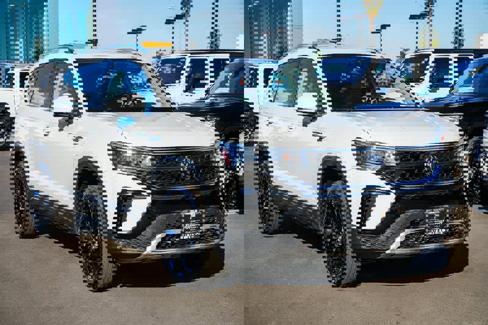 Used 2024 Volkswagen Taos SE image 3