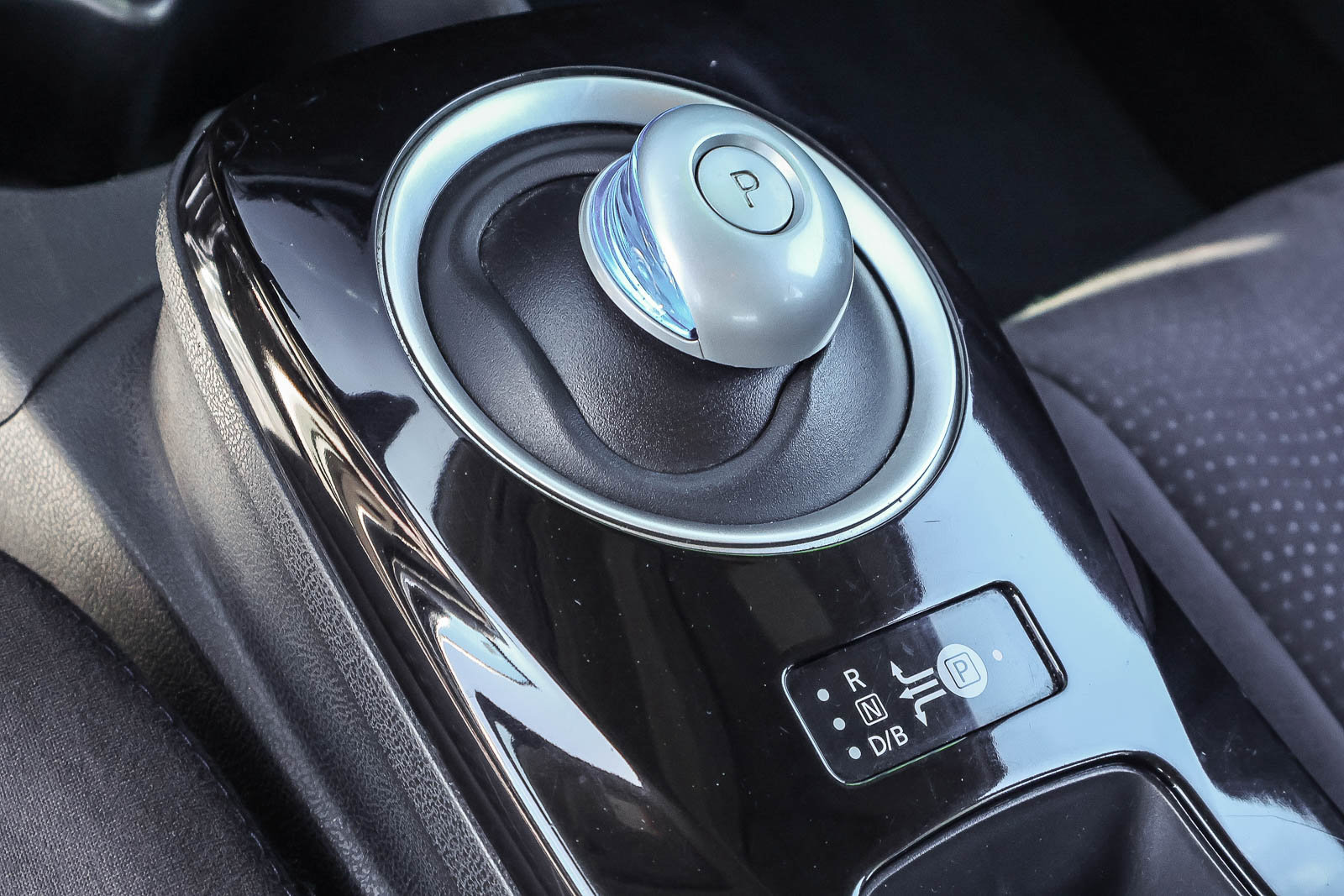 Used 2013 Nissan Leaf SV w/ LED & Quick Charge Pkg FWD image 9