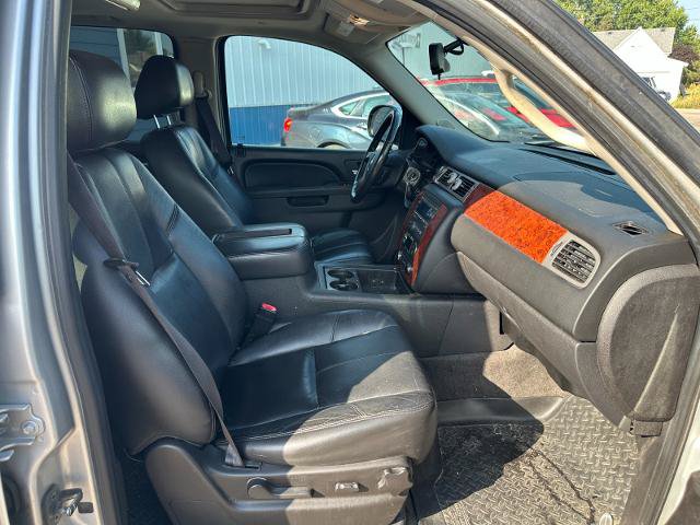 Used 2012 Chevrolet Suburban LT AWD/4WD image 13
