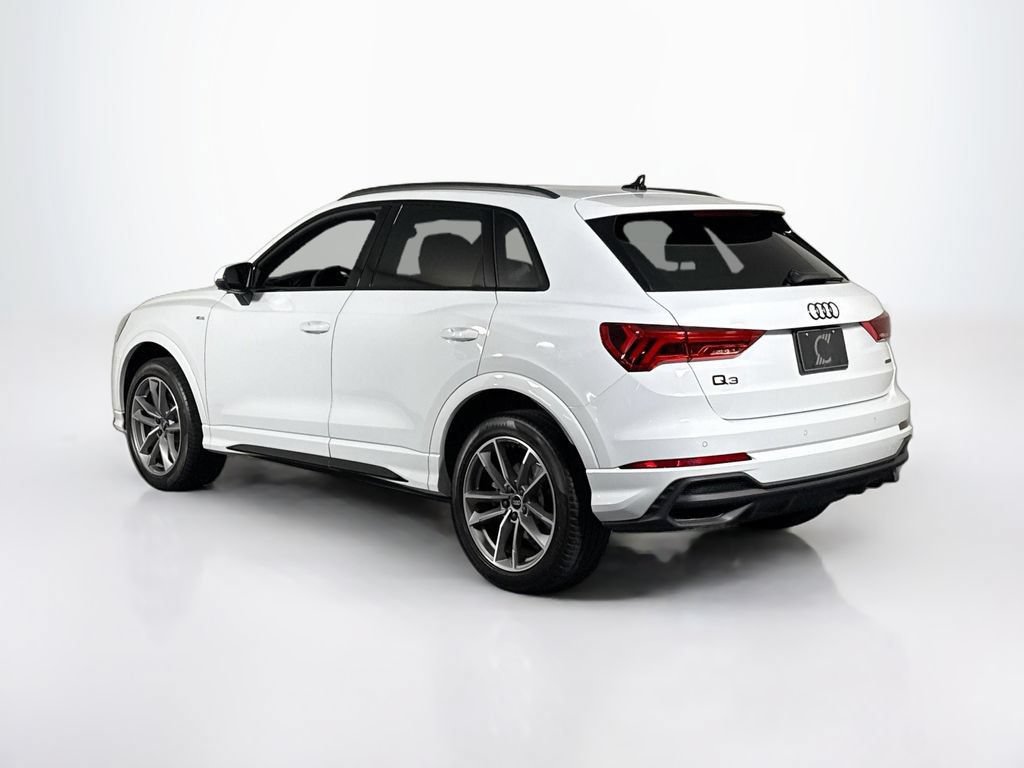 Certified 2025 Audi Q3 2.0T Premium w/ Convenience Package AWD/4WD image 3