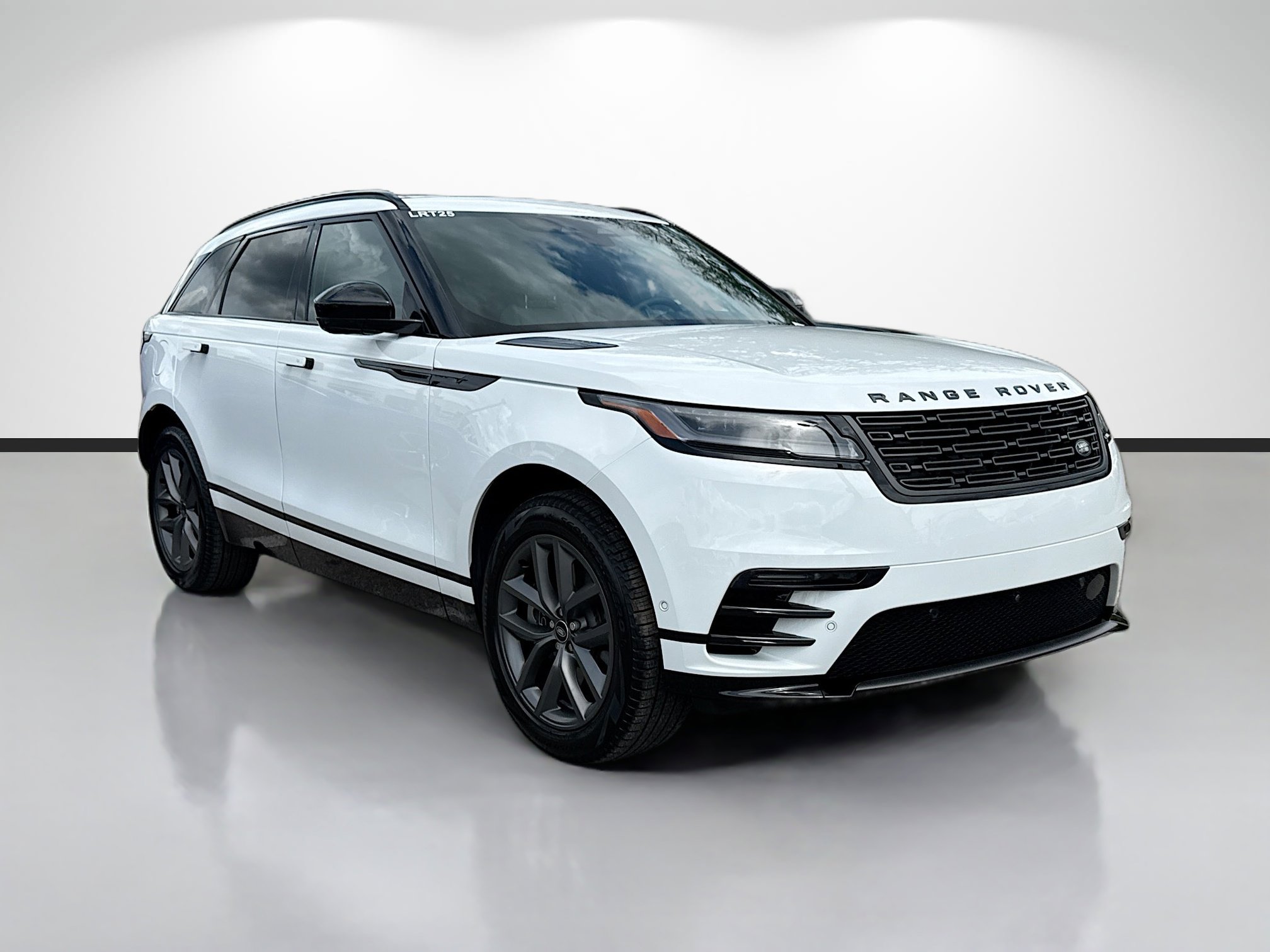 Used 2026 Land Rover Range Rover Velar Dynamic SE image 7